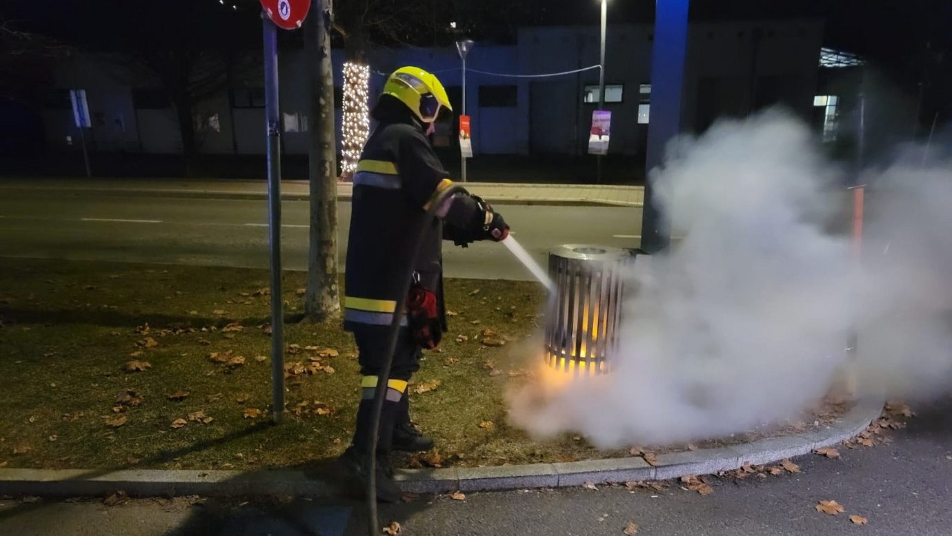 Brand eines Müllbehälter